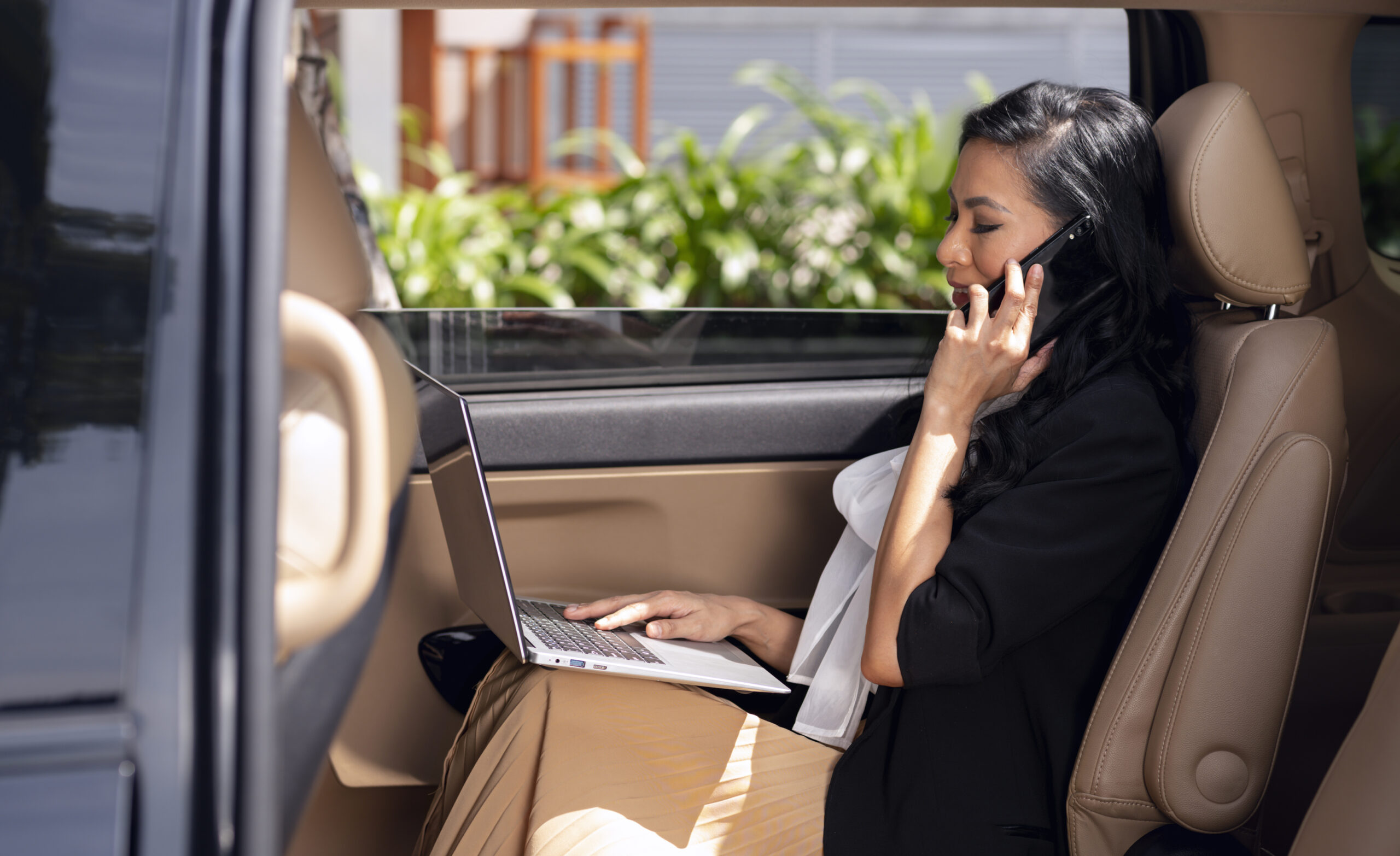 The Ultimate Guide to Office Cab Service in Pune: Daily Commute Made Easy